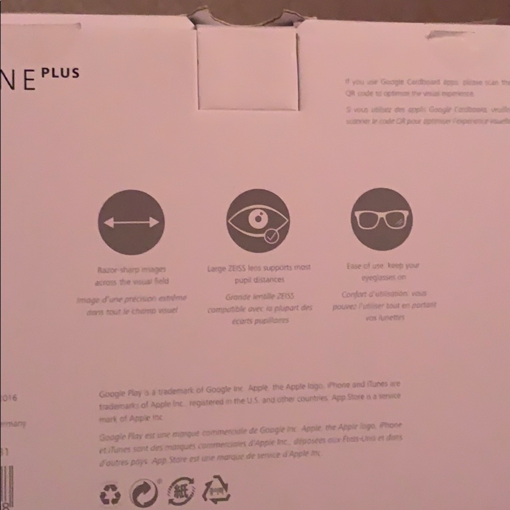 Virtual reality headset - Picture 2 of 2